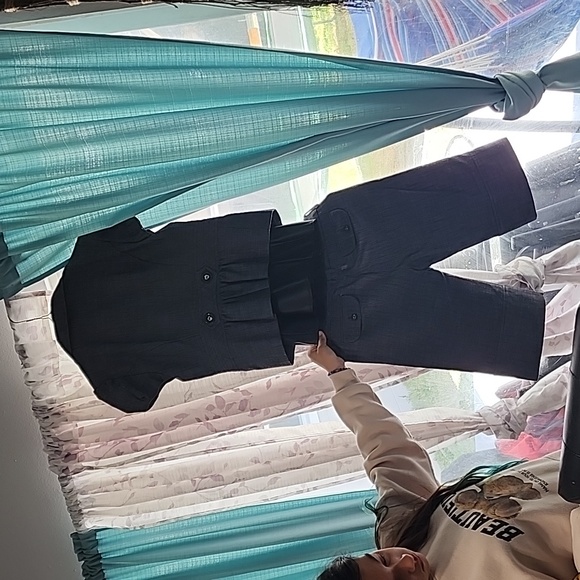 Short set - Picture 3 of 3